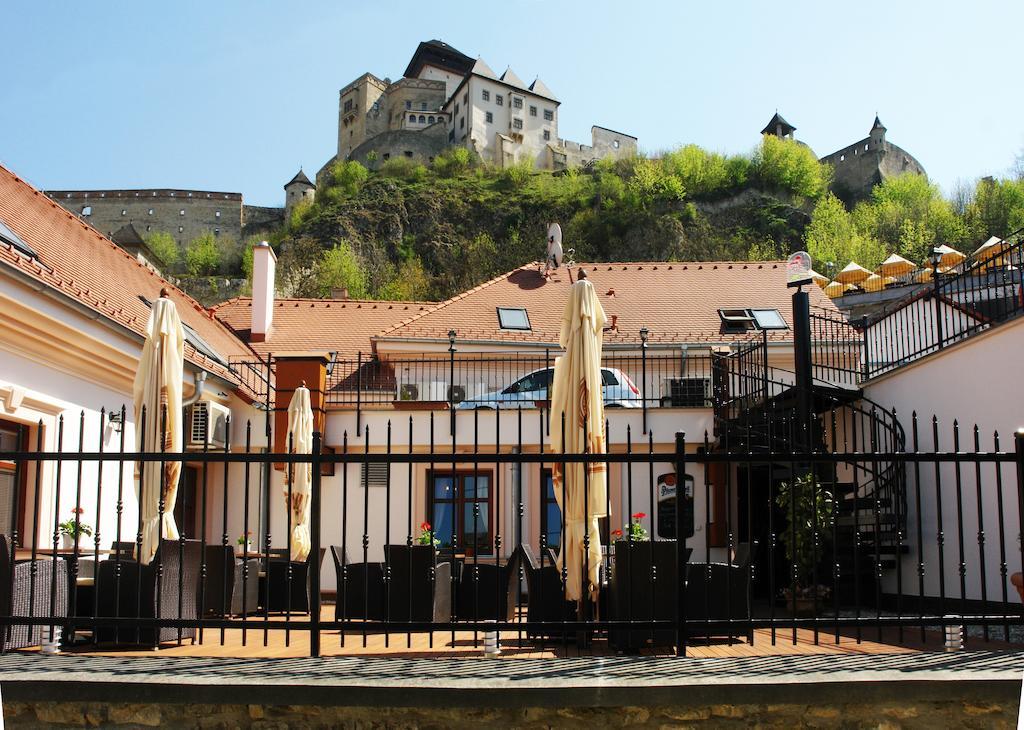 Hotel Pod Hradom Trenčín Exterior foto